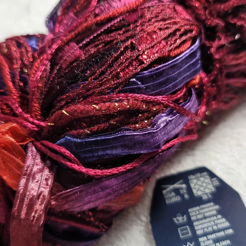 Feza ALP DAZZLE Handcrafted Red and Purple Yarn 2 Skeins - Picture 6 of 9